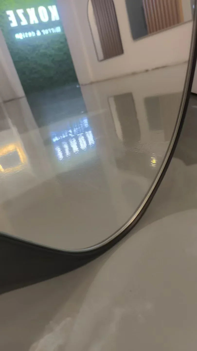 20250803160906 - Seventeen Mirrors