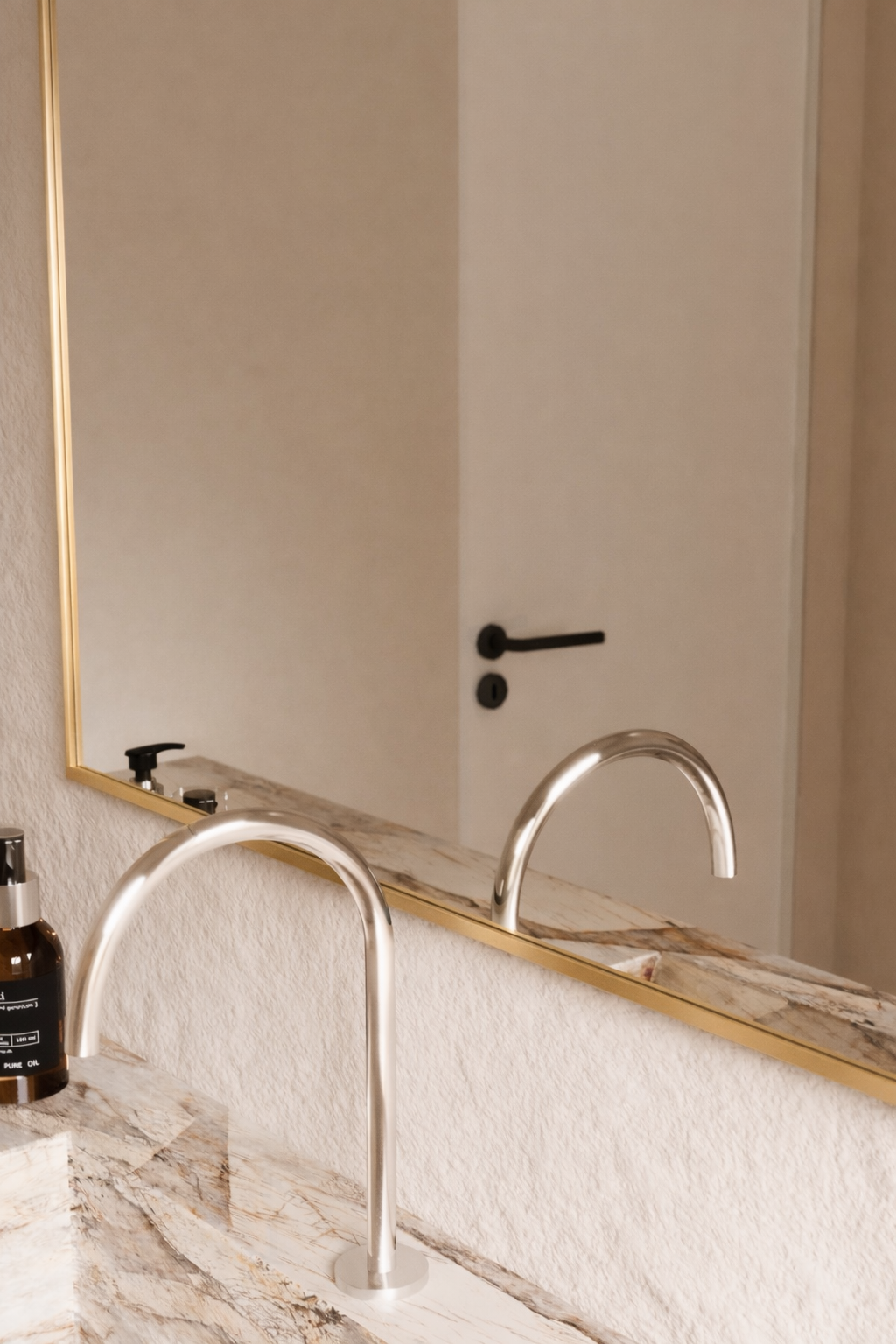 Vittoria Wall Mirror - 1100 x 900