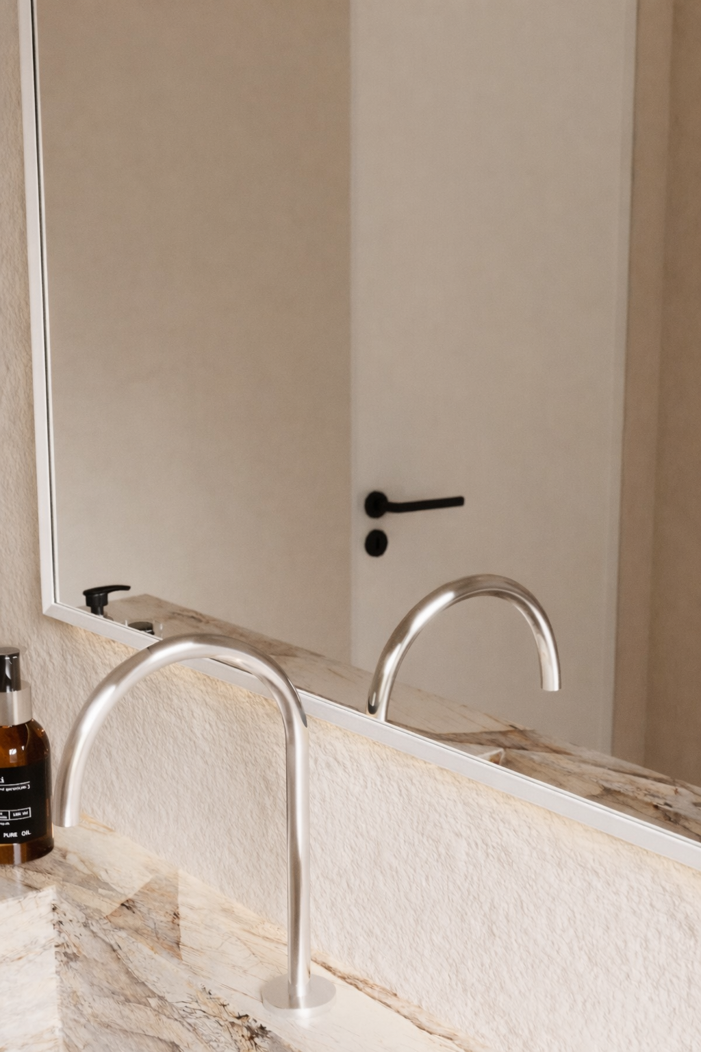 Vittoria Wall Mirror - 1100 x 900